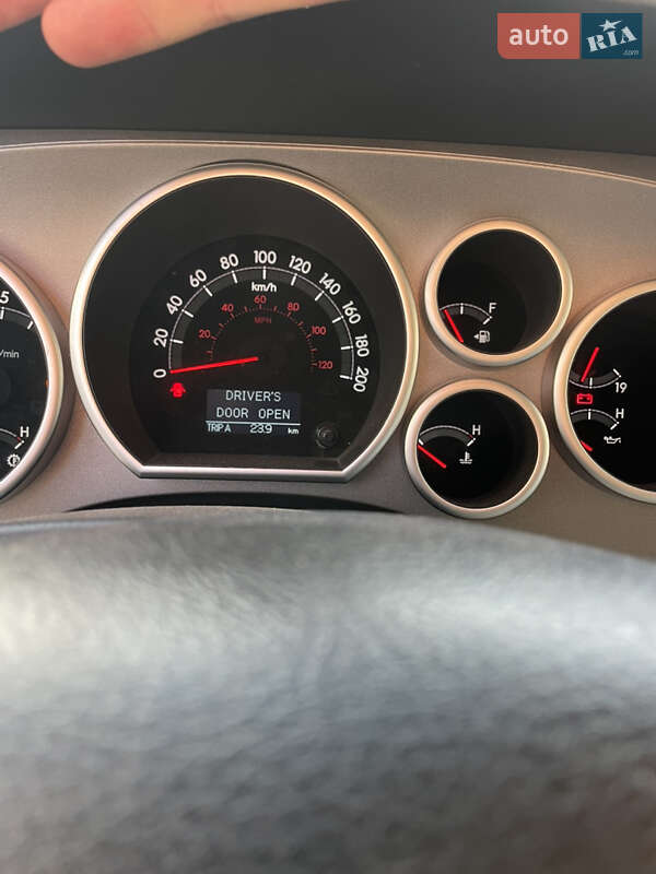 Внедорожник / Кроссовер Toyota Sequoia 2012 в Прилуках