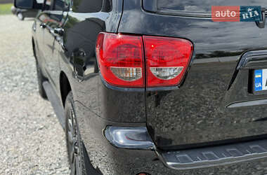 Внедорожник / Кроссовер Toyota Sequoia 2012 в 