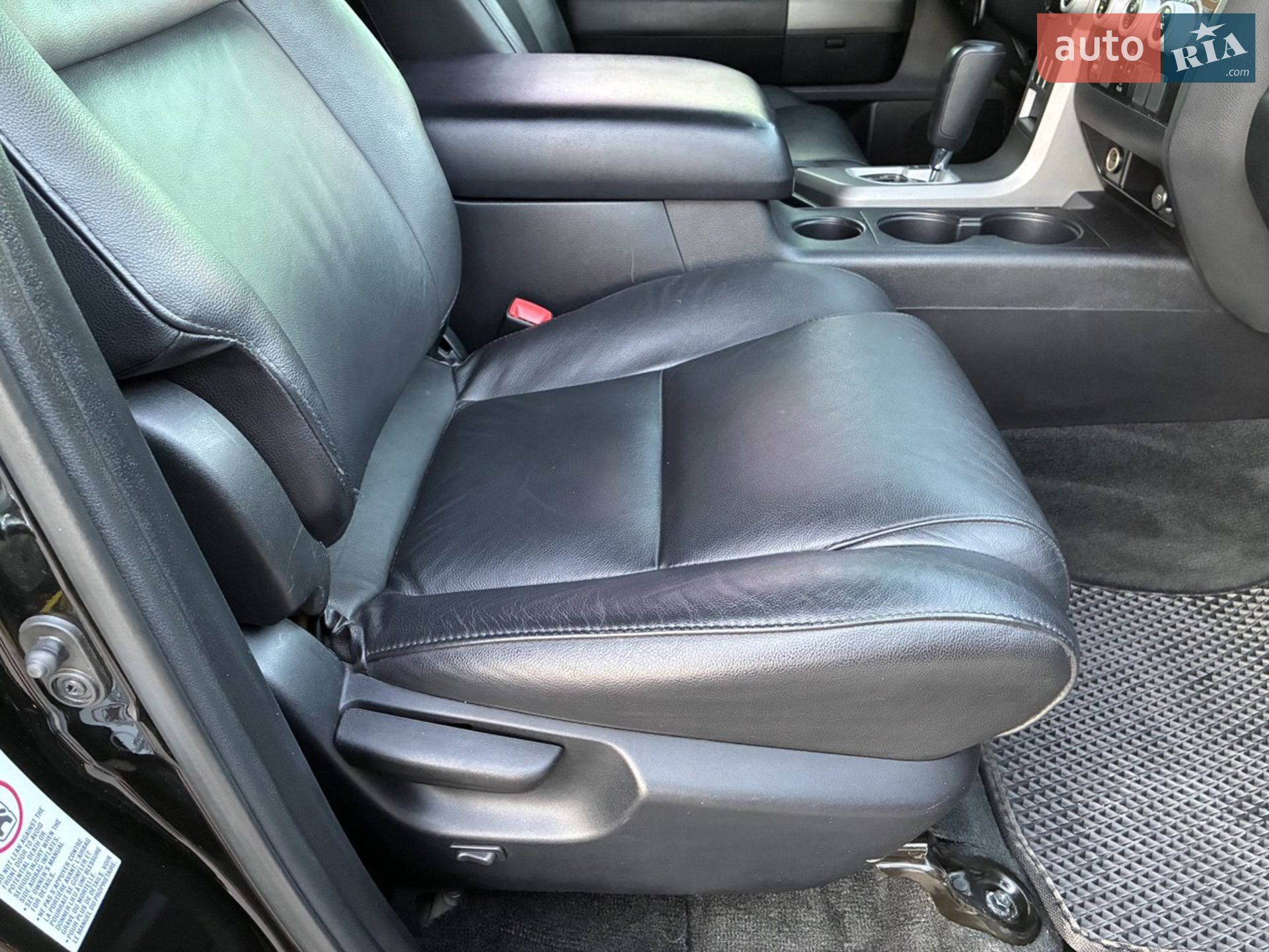 2014 Toyota Sequoia - мініатюра 21