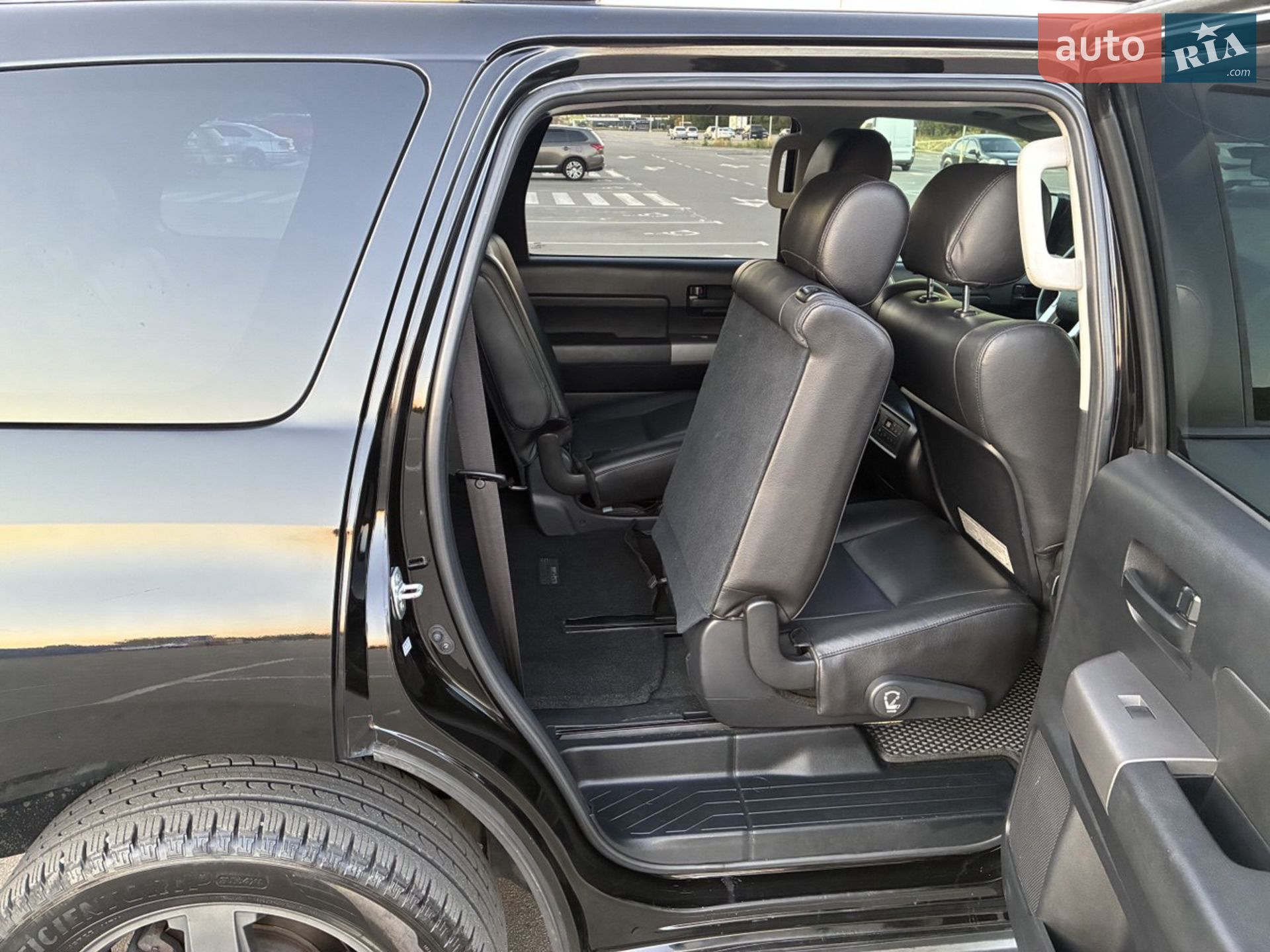 2014 Toyota Sequoia - мініатюра 34