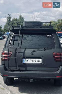 Внедорожник / Кроссовер Toyota Sequoia 2003 в 