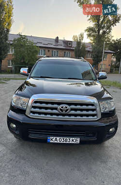 Внедорожник / Кроссовер Toyota Sequoia 2008 в 