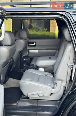Внедорожник / Кроссовер Toyota Sequoia 2008 в 