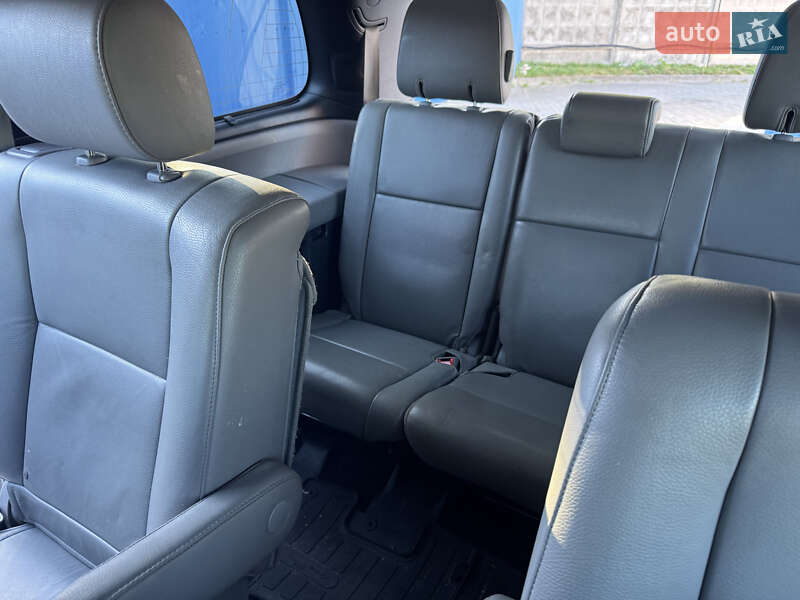 Позашляховик / Кросовер Toyota Sequoia 2013 в Києві