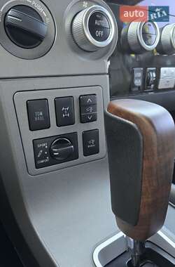 Внедорожник / Кроссовер Toyota Sequoia 2011 в 