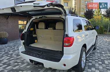 Внедорожник / Кроссовер Toyota Sequoia 2011 в 