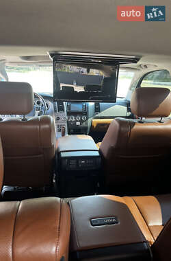 Внедорожник / Кроссовер Toyota Sequoia 2013 в 