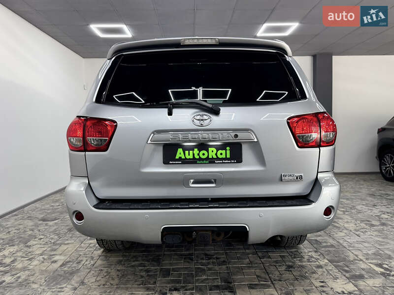 Внедорожник / Кроссовер Toyota Sequoia 2016 в Одессе фото 5 Внедорожник / Кроссовер Toyota Sequoia 2016 в Одессе