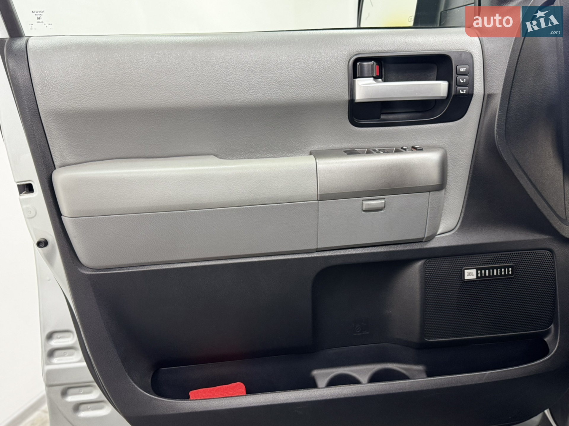 2016 Toyota Sequoia - мініатюра 17