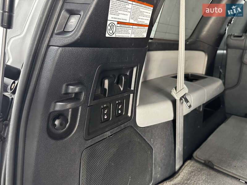 Внедорожник / Кроссовер Toyota Sequoia 2016 в Одессе фото 21 Внедорожник / Кроссовер Toyota Sequoia 2016 в Одессе