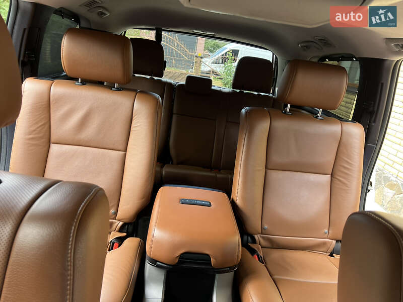 Позашляховик / Кросовер Toyota Sequoia 2018 в Володимирці