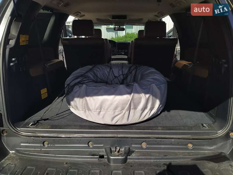 Позашляховик / Кросовер Toyota Sequoia 2012 в Сумах