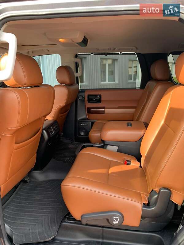 Позашляховик / Кросовер Toyota Sequoia 2012 в Сумах