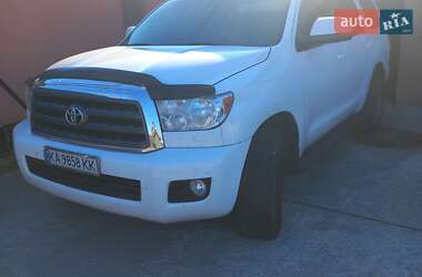 Внедорожник / Кроссовер Toyota Sequoia 2017 в Киеве