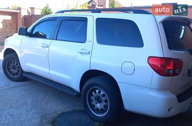 Внедорожник / Кроссовер Toyota Sequoia 2017 в 