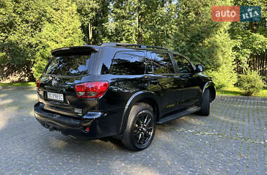 Внедорожник / Кроссовер Toyota Sequoia 2011 в 