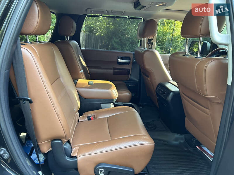 Внедорожник / Кроссовер Toyota Sequoia 2011 в Львове