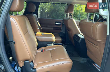 Внедорожник / Кроссовер Toyota Sequoia 2011 в 