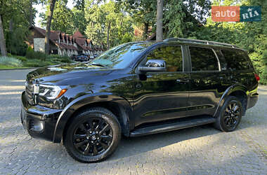 Внедорожник / Кроссовер Toyota Sequoia 2011 в 