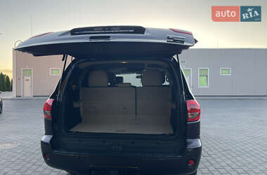 Внедорожник / Кроссовер Toyota Sequoia 2013 в 
