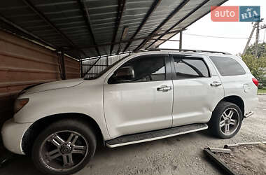 Внедорожник / Кроссовер Toyota Sequoia 2008 в 