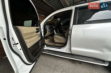 Внедорожник / Кроссовер Toyota Sequoia 2008 в 