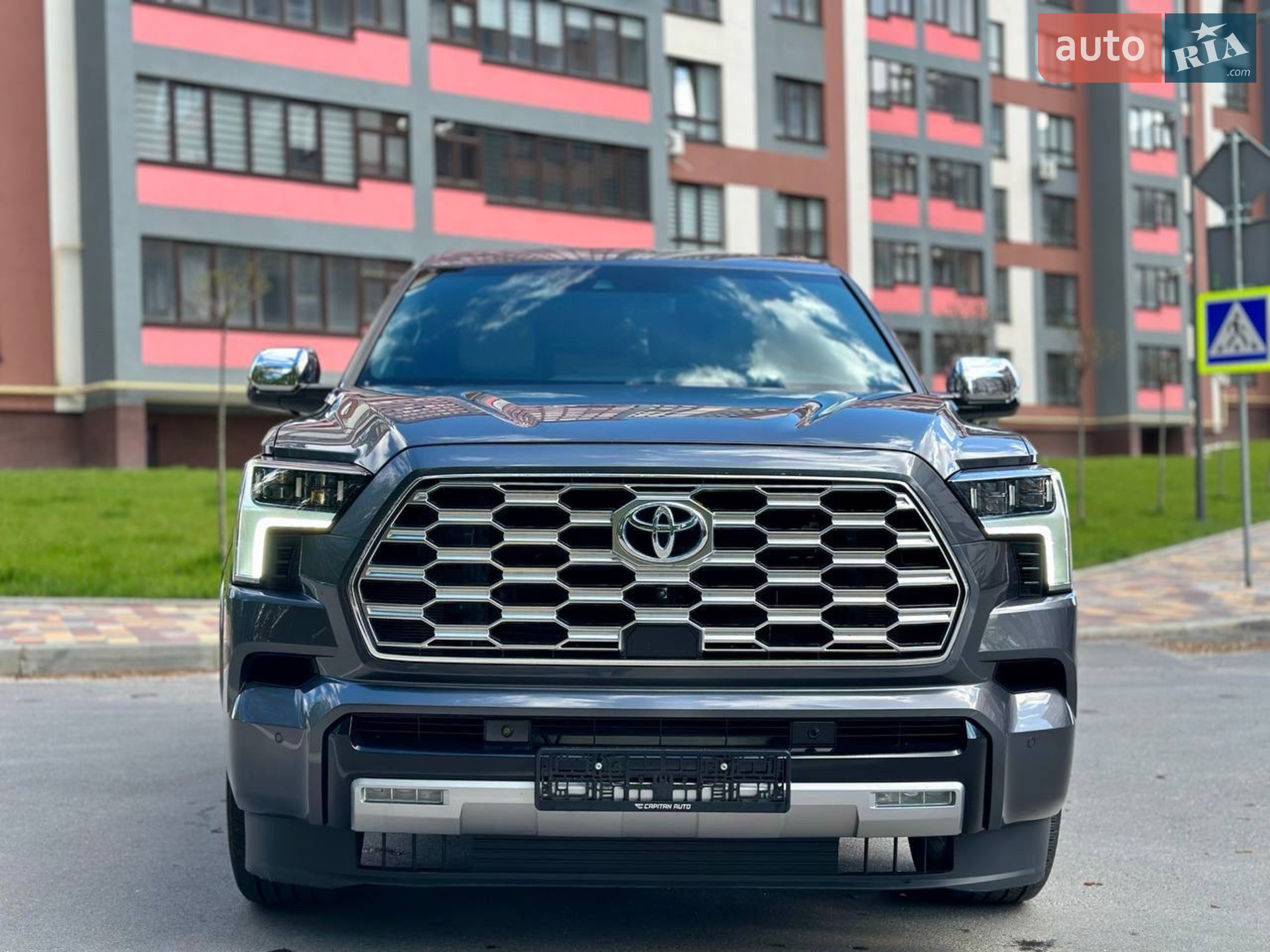 Toyota Sequoia 2023 VIN 7SVAAABA3PX008999 фото оголошення 2 з 6