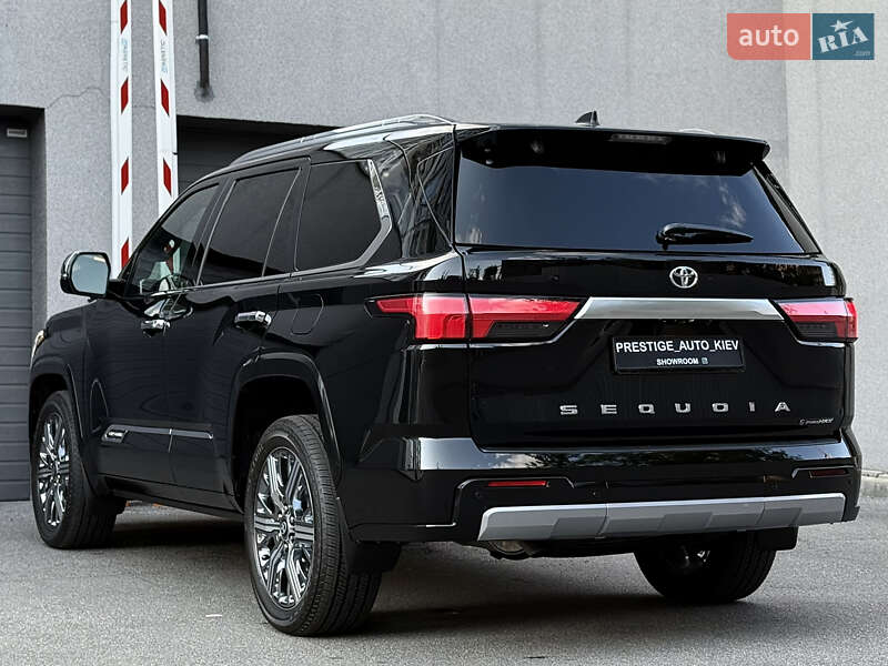 Внедорожник / Кроссовер Toyota Sequoia 2025 в Киеве