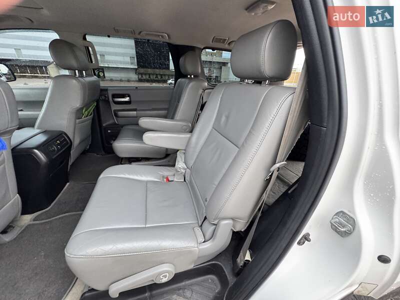 Внедорожник / Кроссовер Toyota Sequoia 2011 в Житомире фото 8 Внедорожник / Кроссовер Toyota Sequoia 2011 в Житомире