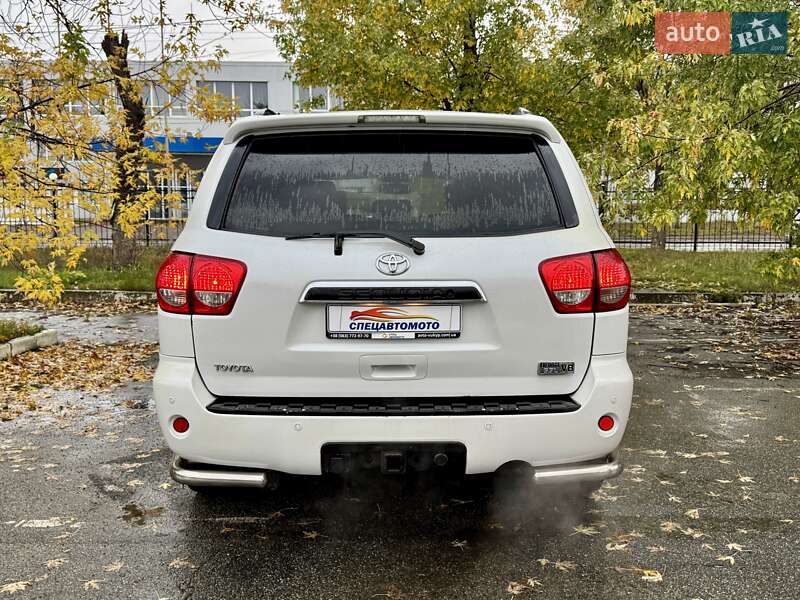 Внедорожник / Кроссовер Toyota Sequoia 2008 в Киеве