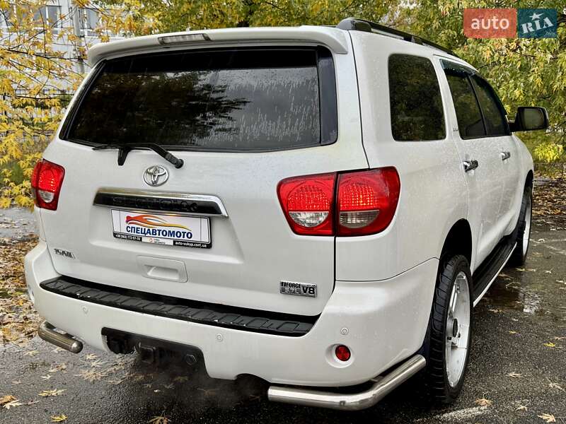 Внедорожник / Кроссовер Toyota Sequoia 2008 в Киеве