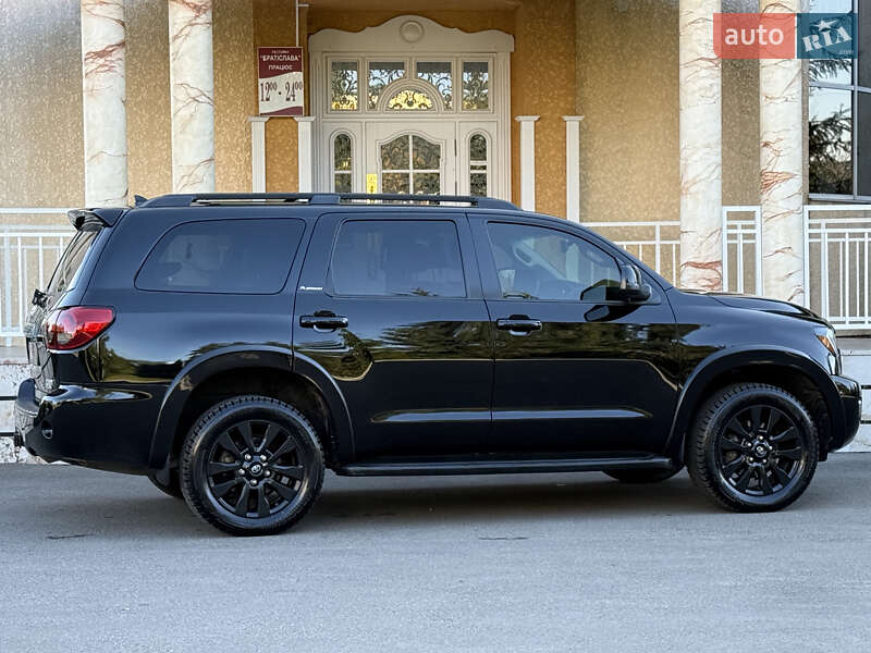 Внедорожник / Кроссовер Toyota Sequoia 2011 в Тернополе