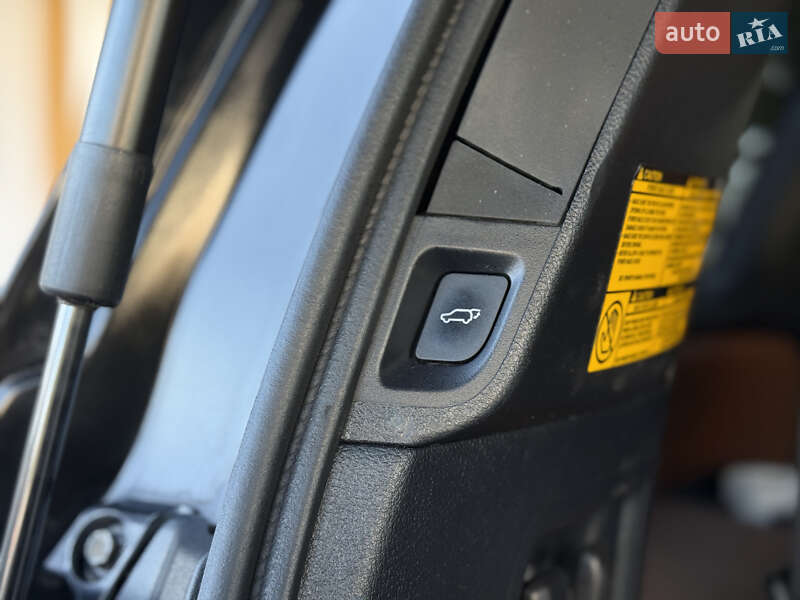 Внедорожник / Кроссовер Toyota Sequoia 2011 в Тернополе