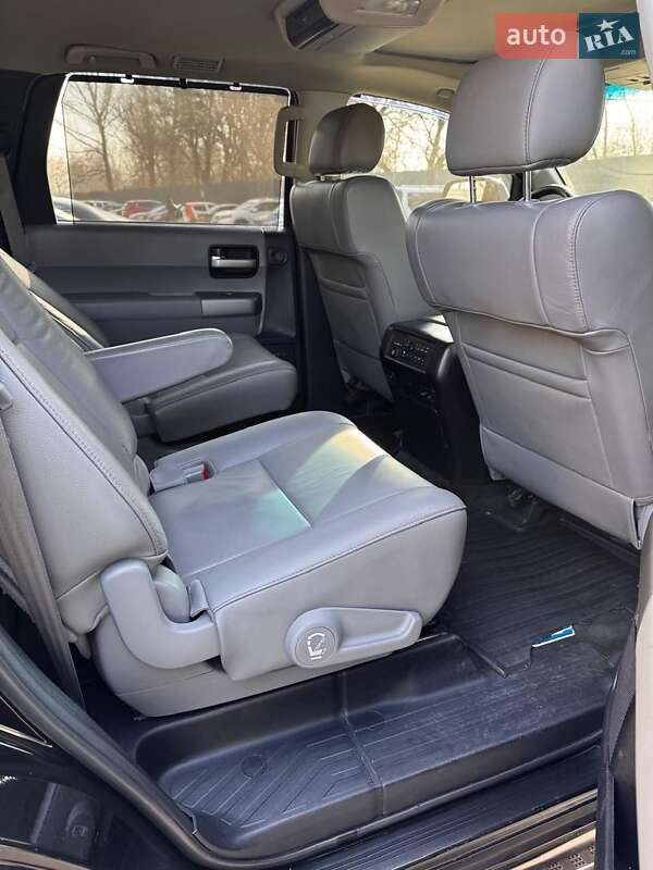 Внедорожник / Кроссовер Toyota Sequoia 2017 в Киеве фото 12 Внедорожник / Кроссовер Toyota Sequoia 2017 в Киеве