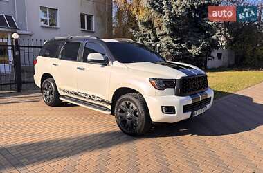 Позашляховик / Кросовер Toyota Sequoia 2016 в Києві