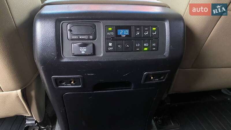 Внедорожник / Кроссовер Toyota Sequoia 2013 в Виннице фото 31 Внедорожник / Кроссовер Toyota Sequoia 2013 в Виннице