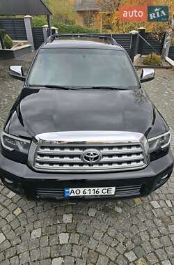 Позашляховик / Кросовер Toyota Sequoia 2016 в Ужгороді