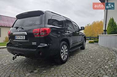 Позашляховик / Кросовер Toyota Sequoia 2016 в Ужгороді