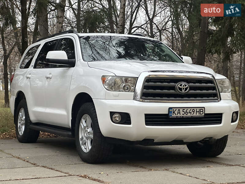Позашляховик / Кросовер Toyota Sequoia 2014 в Києві
