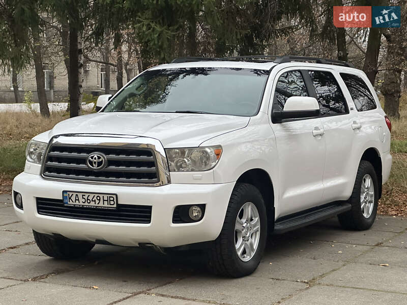 Позашляховик / Кросовер Toyota Sequoia 2014 в Києві