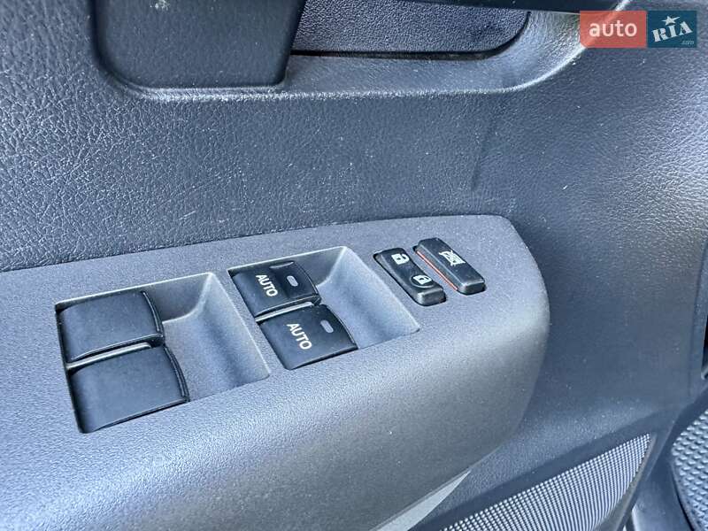 Позашляховик / Кросовер Toyota Sequoia 2011 в Києві фото 17 Позашляховик / Кросовер Toyota Sequoia 2011 в Києві