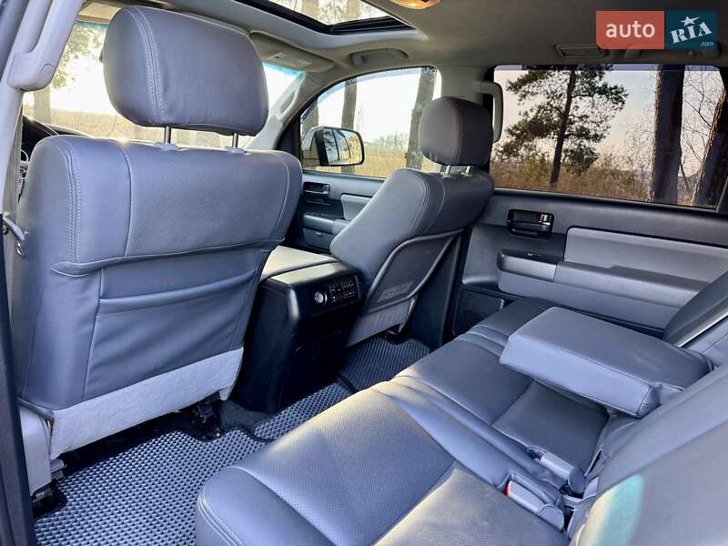 Позашляховик / Кросовер Toyota Sequoia 2011 в Києві фото 34 Позашляховик / Кросовер Toyota Sequoia 2011 в Києві