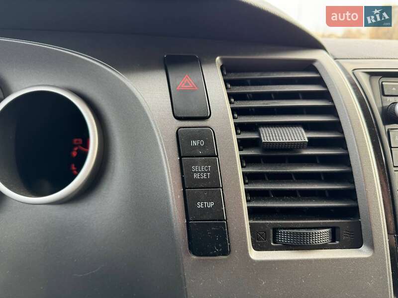 Внедорожник / Кроссовер Toyota Sequoia 2014 в Киеве