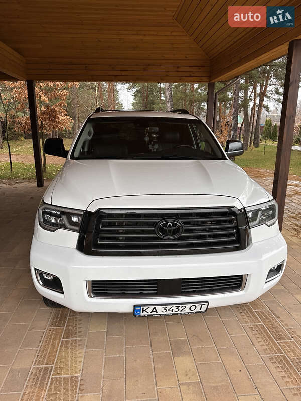 Позашляховик / Кросовер Toyota Sequoia 2018 в Києві