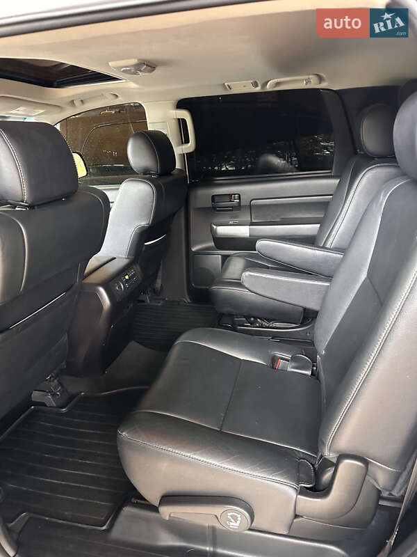 Позашляховик / Кросовер Toyota Sequoia 2018 в Києві