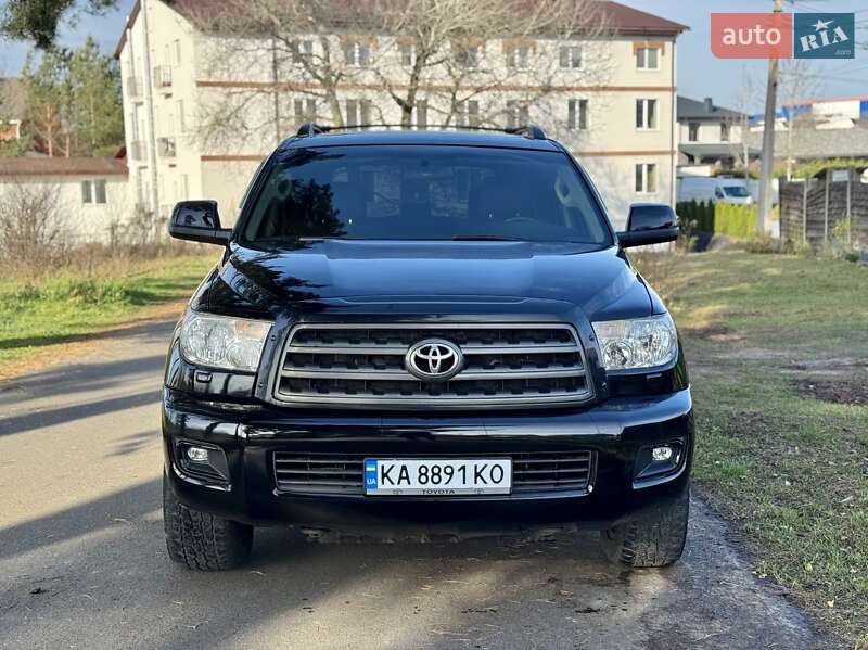 Позашляховик / Кросовер Toyota Sequoia 2011 в Києві