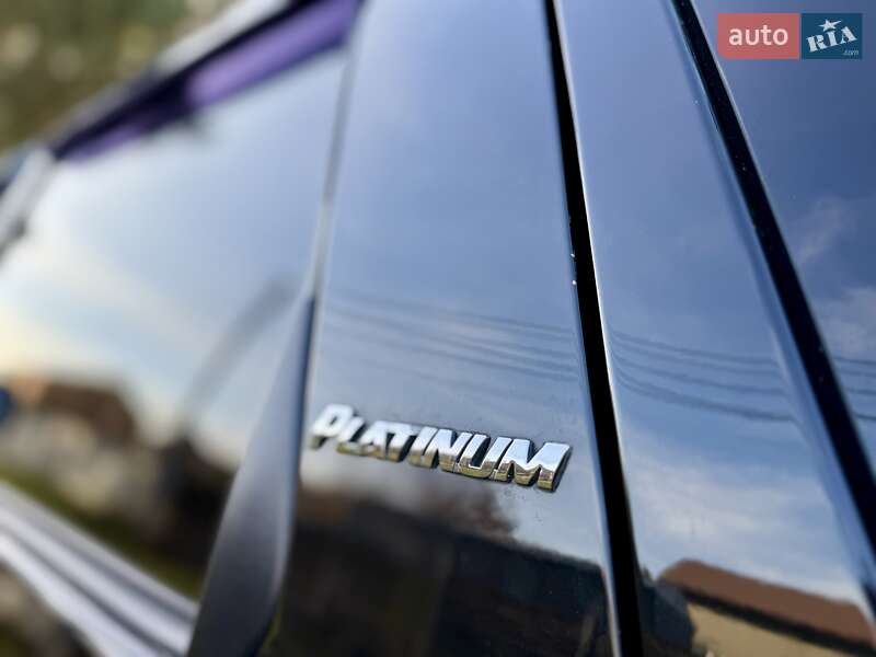 Позашляховик / Кросовер Toyota Sequoia 2011 в Києві