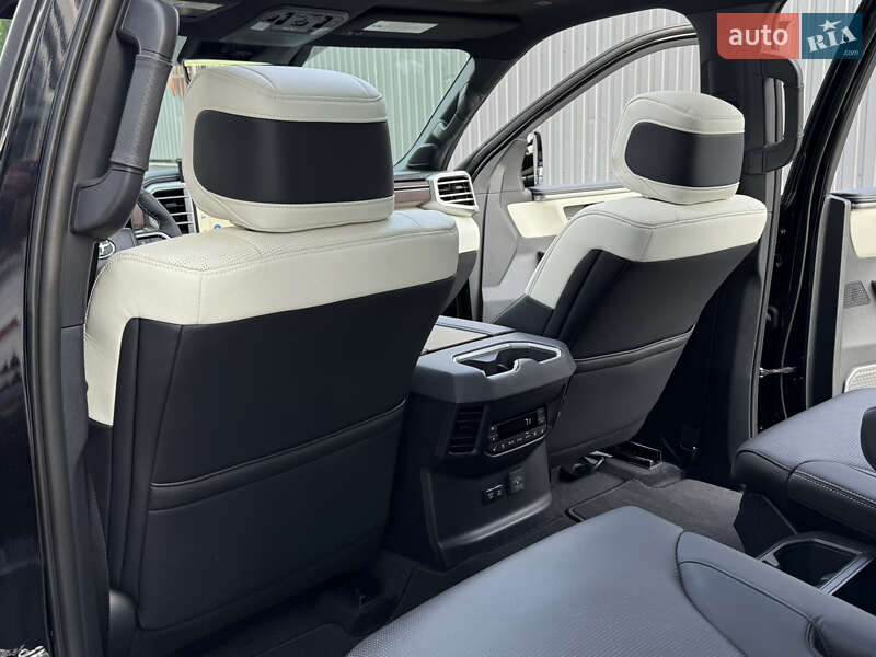 Позашляховик / Кросовер Toyota Sequoia 2025 в Києві