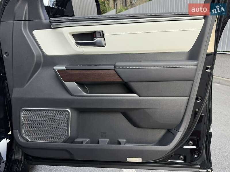 Позашляховик / Кросовер Toyota Sequoia 2025 в Києві