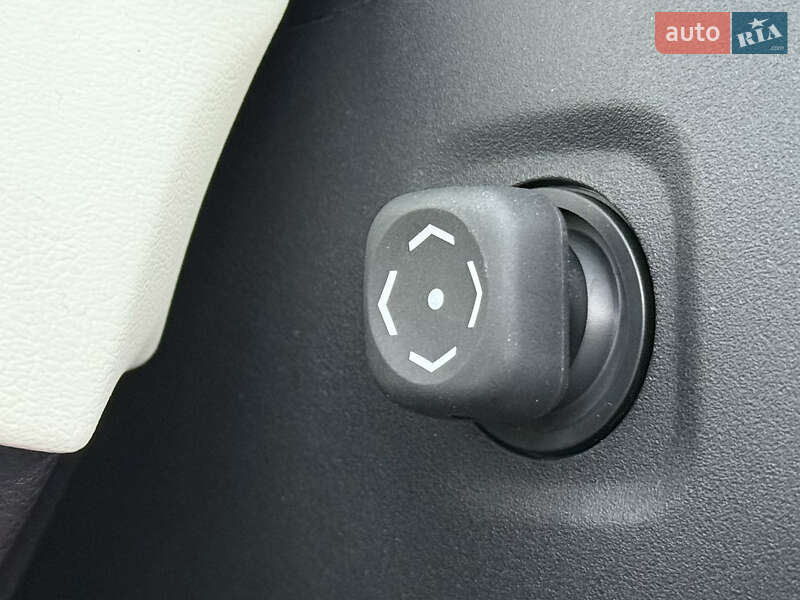 Позашляховик / Кросовер Toyota Sequoia 2025 в Києві